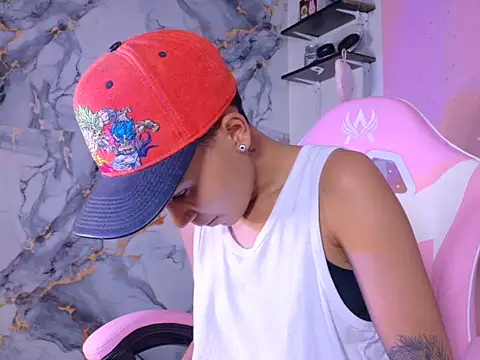 Eithan_88 stripchat live cam model