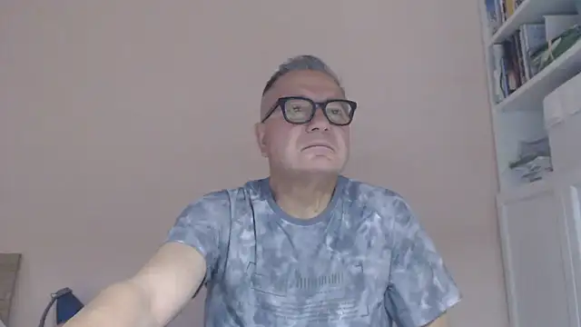 YOU6me stripchat live cam model