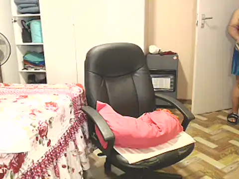 sweetnoziexx stripchat live cam model
