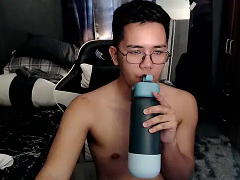 morsishere stripchat live cam model