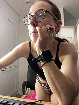 MartiniiSelenna stripchat live cam model