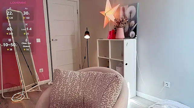 SmolCutie stripchat live cam model