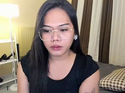 Seductive_terra stripchat live cam model