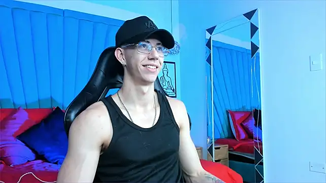 OliverThompsonJS stripchat live cam model