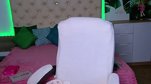 AVA_MAXIMUS stripchat live cam model