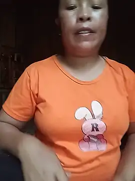 pm2002a stripchat live cam model