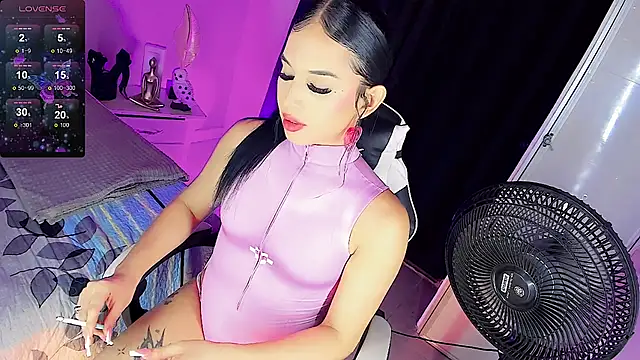 felicia_foxxxy23 stripchat live cam model