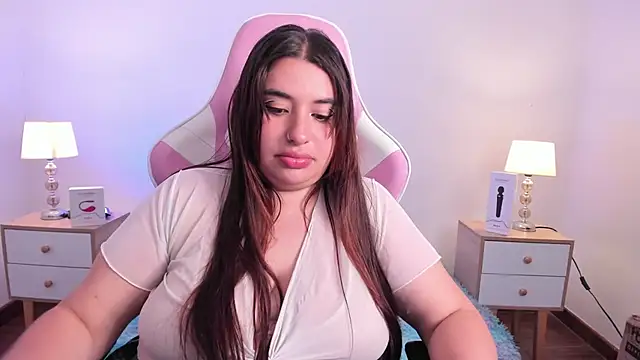 SofyMessy stripchat live cam model