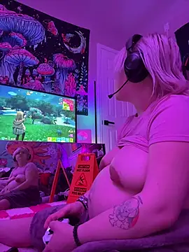 Cutiepiespanks stripchat live cam model