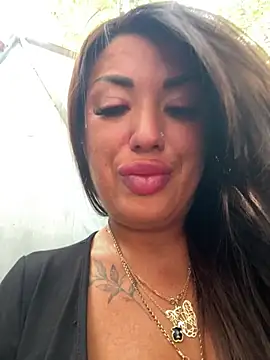 RuslanaXX stripchat live cam model