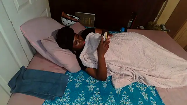 Smoochy- stripchat live cam model