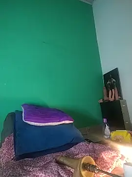 avaleri_cherry stripchat live cam model