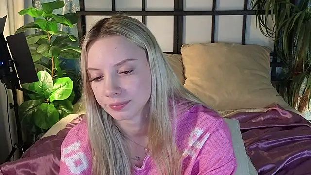 katt__y stripchat live cam model