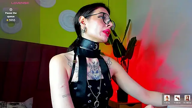 IvyDainty stripchat live cam model