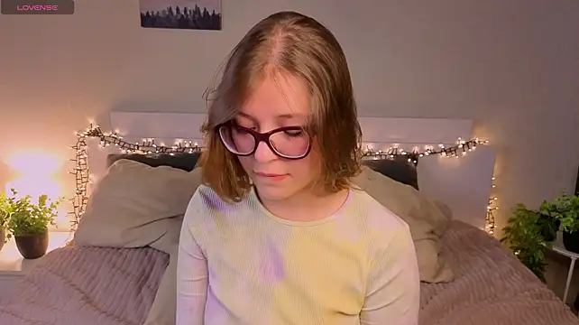 Next2Marie stripchat live cam model