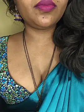 ur_love_kannada1 stripchat live cam model