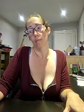 Mysterious-Maiya stripchat live cam model