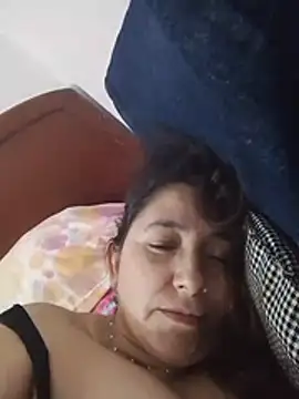 cachonda69- stripchat live cam model