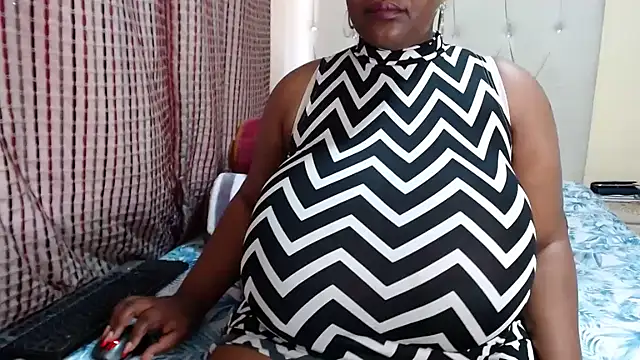 CHOCOLATEDARKBUSTYX stripchat live cam model