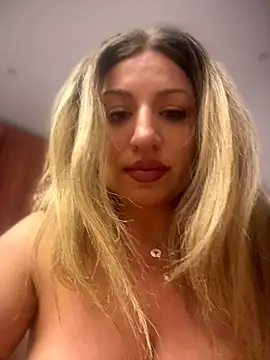 miamellycious stripchat live cam model
