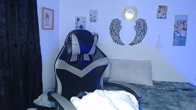 mariaana__222 stripchat live cam model