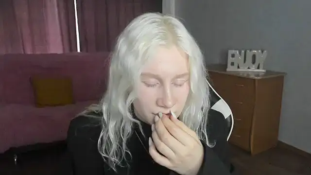 EnigmaSee stripchat live cam model