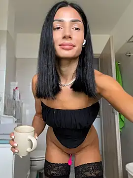 Vicky_luxe stripchat live cam model