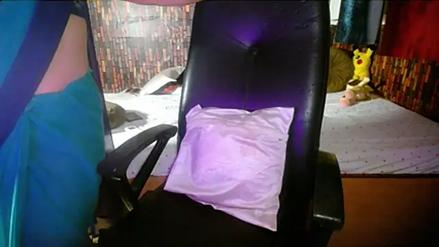 IndiianKriti stripchat live cam model