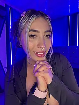 ManuelaVeeleez stripchat live cam model