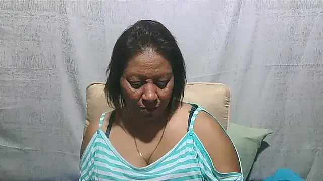 IndianSexyMilf69 stripchat live cam model
