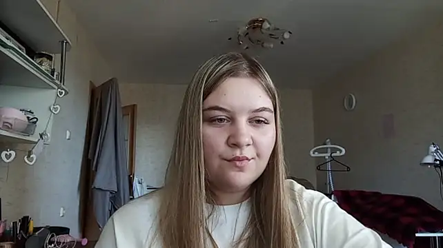 TypicalWoman stripchat live cam model