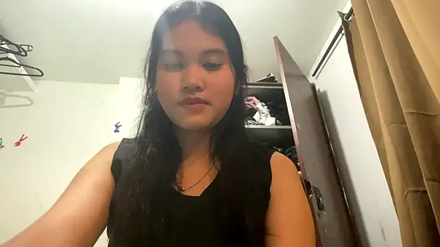 CelesteHaller stripchat live cam model