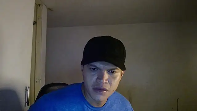 AxelTrain stripchat live cam model