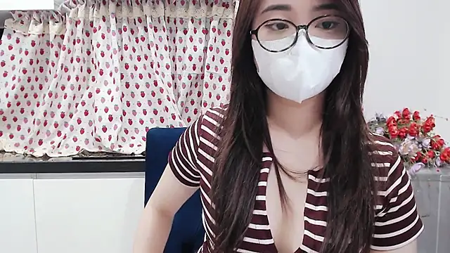Rinasaki stripchat live cam model