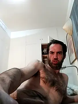 Overload86High stripchat live cam model