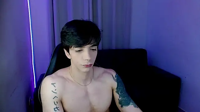 H3ll_B0I stripchat live cam model