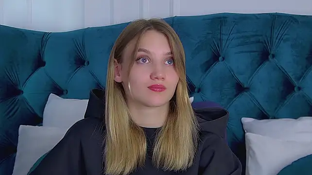 StacyEvances stripchat live cam model