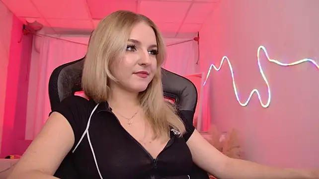 ViolaMore stripchat live cam model