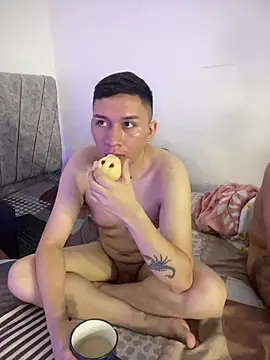 leo_nico2036 stripchat live cam model