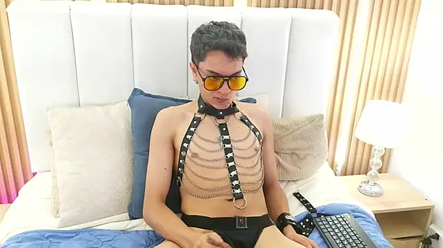 Hell_Boy_06 stripchat live cam model