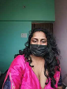 Tamilpavi_58 stripchat live cam model