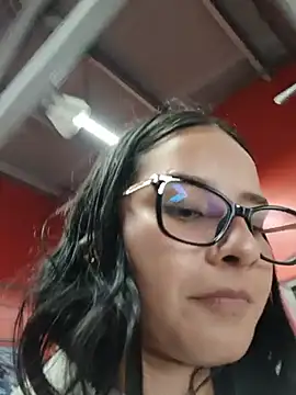 _vaness stripchat live cam model