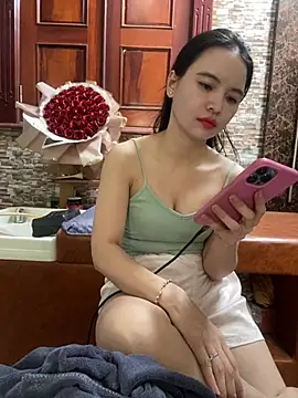 LiLi-Kirix99 stripchat live cam model