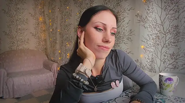 Mary0Lou stripchat live cam model