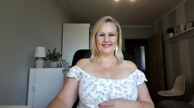 DianaLive stripchat live cam model