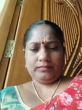 yamini1431 stripchat live cam model