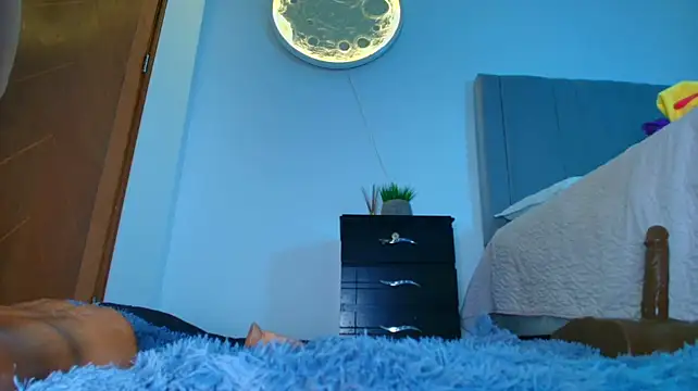 shanell-hott stripchat live cam model