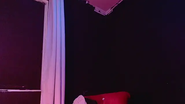 PervertedMissCloe stripchat live cam model