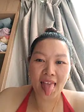 Jennie_dogy stripchat live cam model