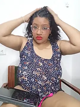 gigiblue89 stripchat live cam model